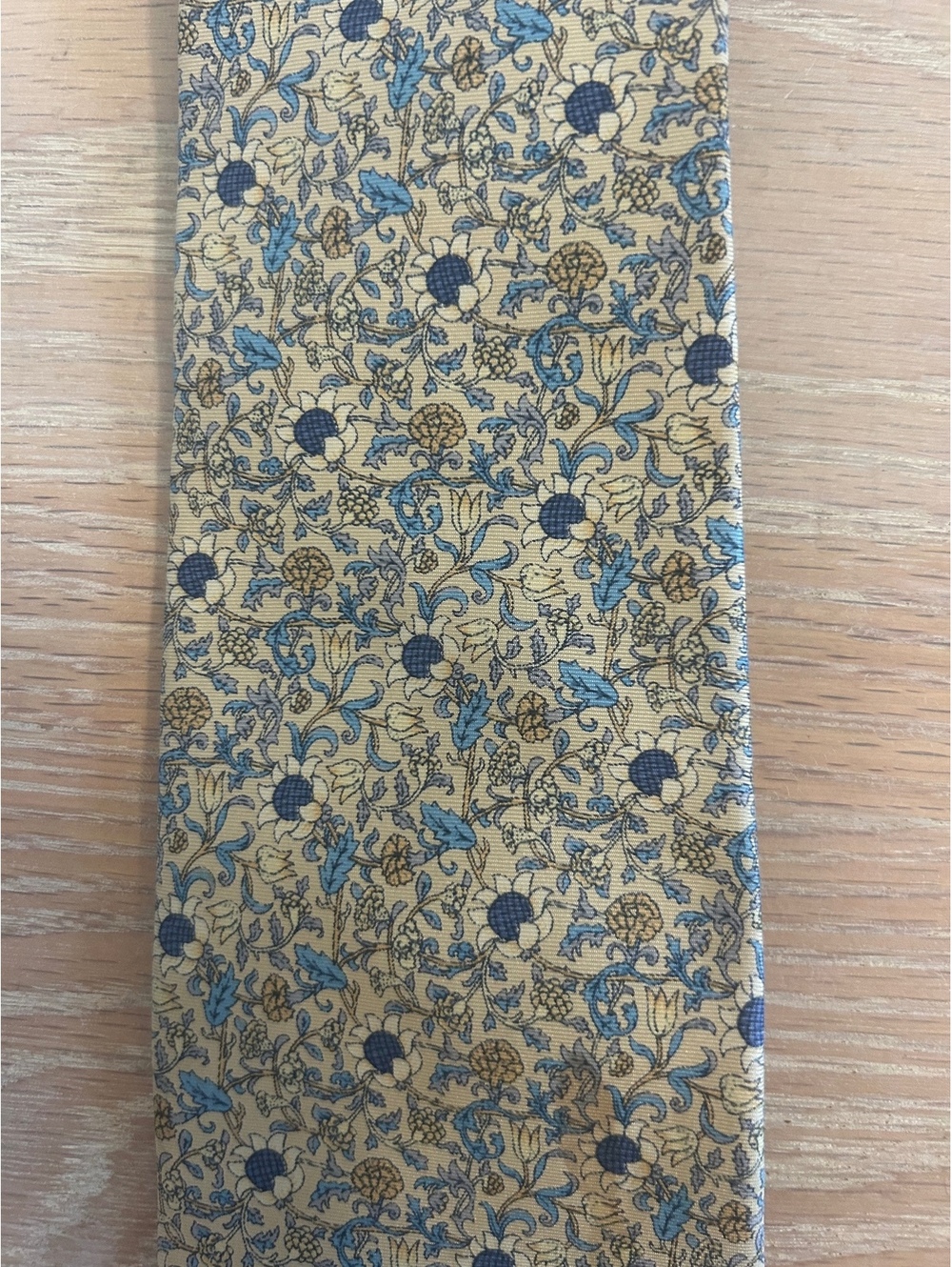 Victoria & Albert Museum London Floral Pattern Tie